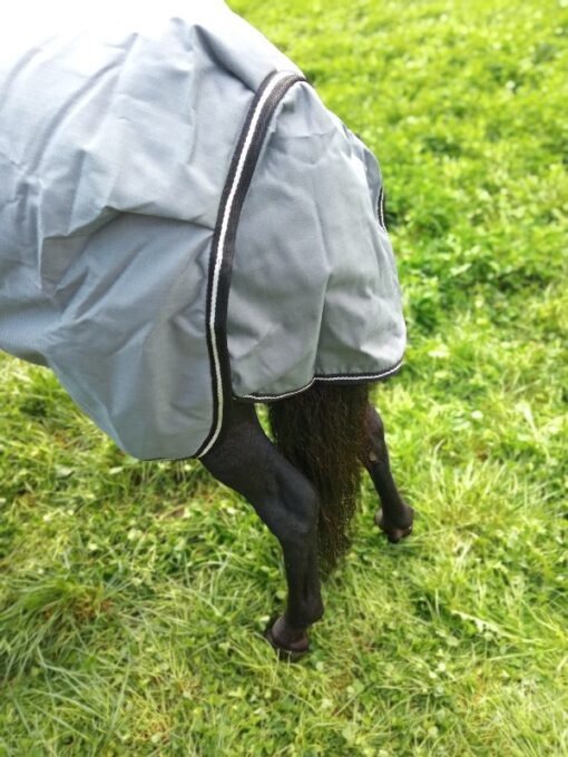 Classic Winter Blanket - Image 9