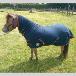 Alternative view of Fleece deken met nek kleur