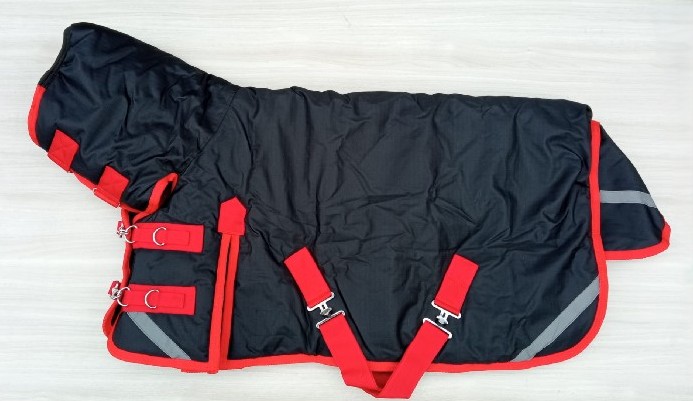 Winter Blanket Fixed Neck 500 gram Black-Red